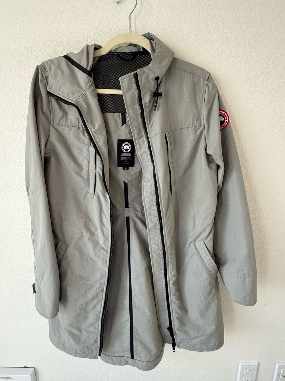 Canada Goose Lightweight Hooded Jacket (Small, Grey) Brosard Rain Coat